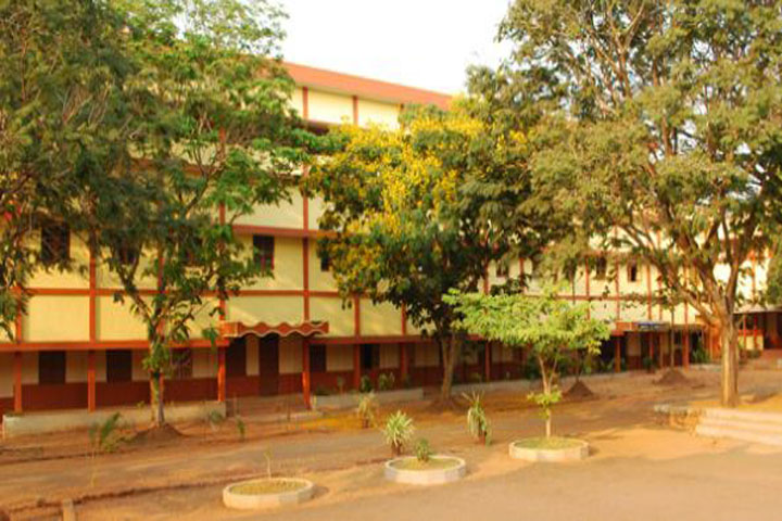 https://cache.careers360.mobi/media/colleges/social-media/media-gallery/15596/2018/12/19/Campus View of Govinda Dasa College Surathkal_Campus-View.JPG